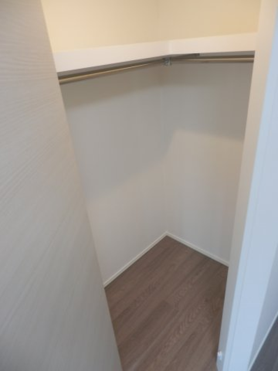 WICの登場です！上段も上手に活用して、たっぷり収納してみましょう！