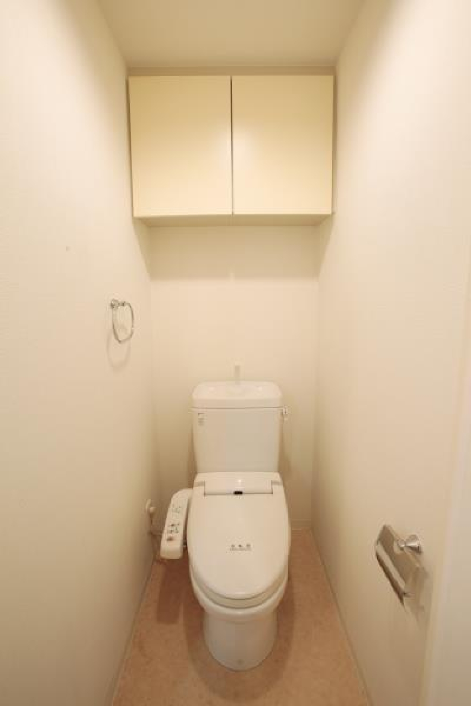 棚があるので日用品をストックしやすそうです。