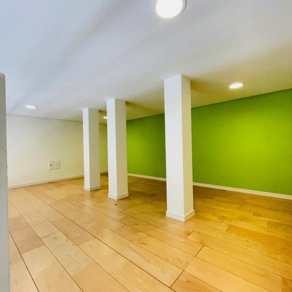 少し狭めではありますが、物置部屋や漫画を置いて自分だけの秘密基地を作れそうです