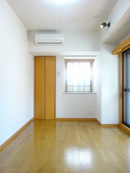 6.1帖の居室です。