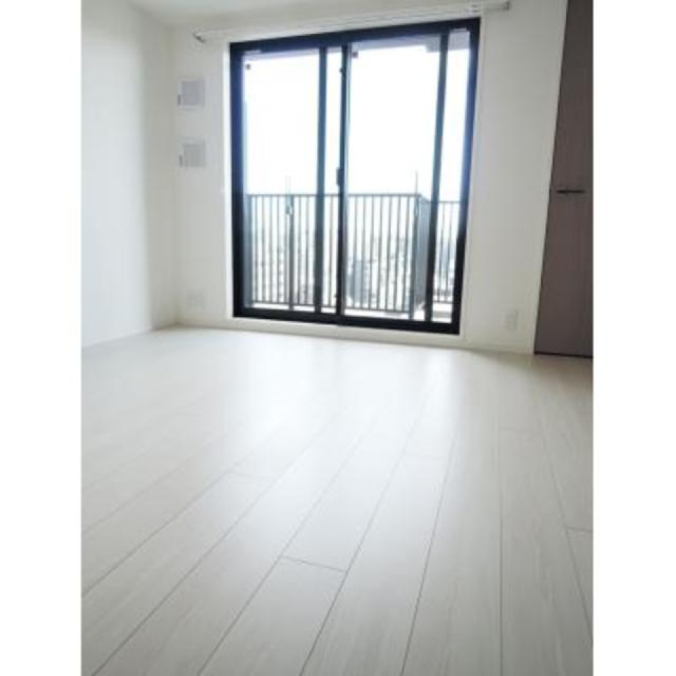 8帖のワンルーム。使い勝手のいい広さです。※写真は同タイプ住戸です。