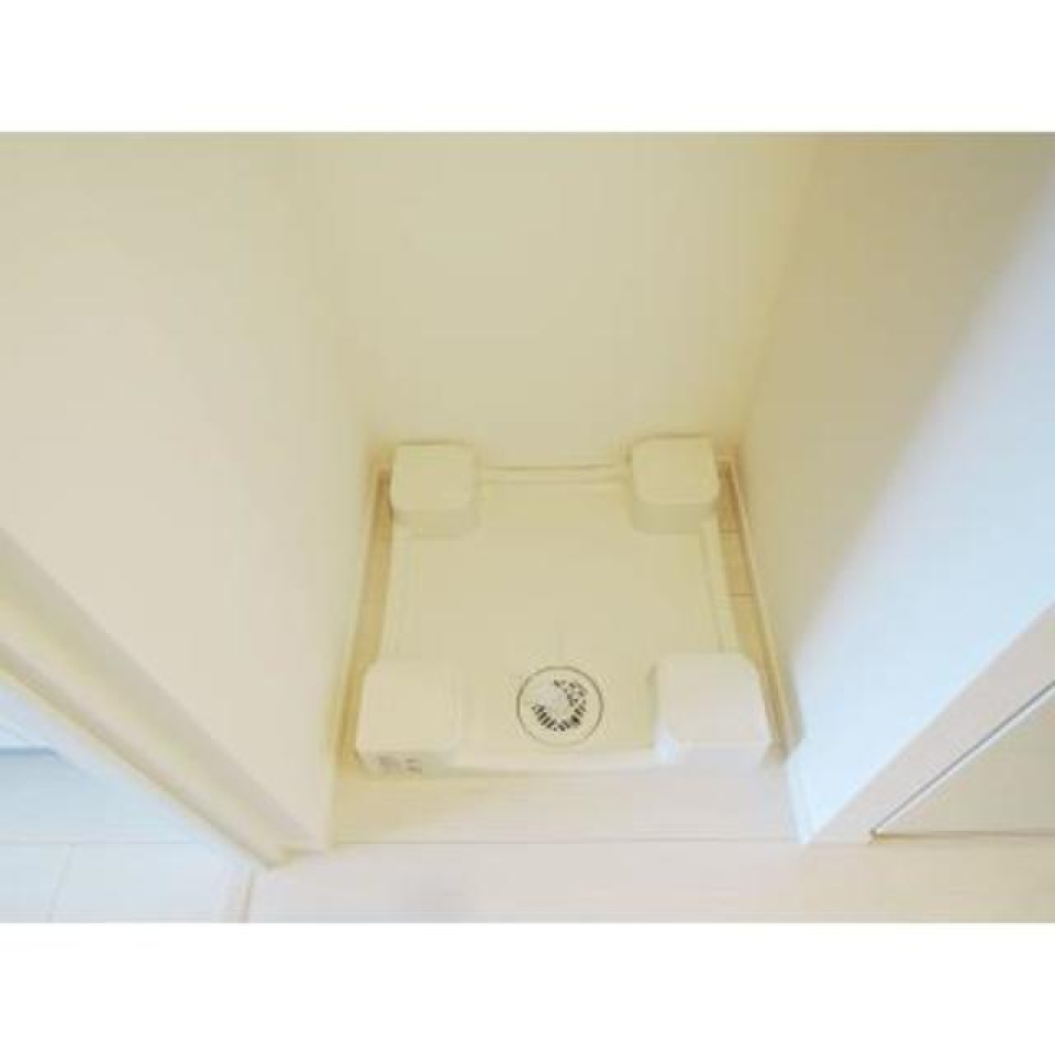洗濯機置き場はここ。※写真は同タイプ住戸です。