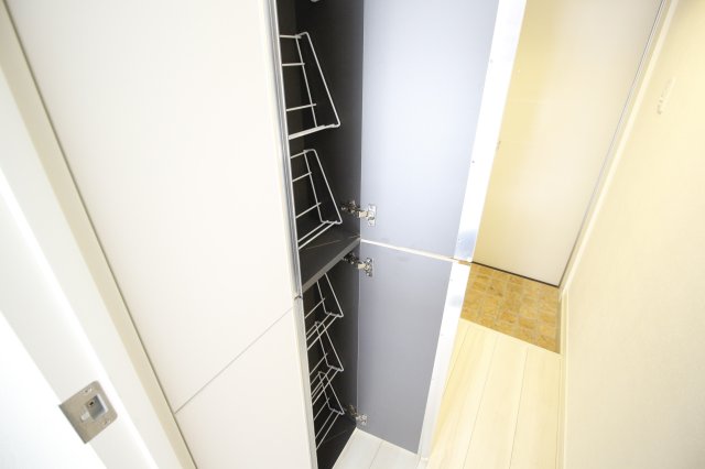 シューズボックスは高さもあり容量◎