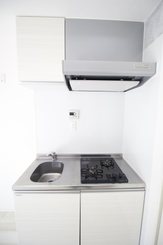 キッチンは清潔感があります。作業スペースがないので、シンクラックがあると◎