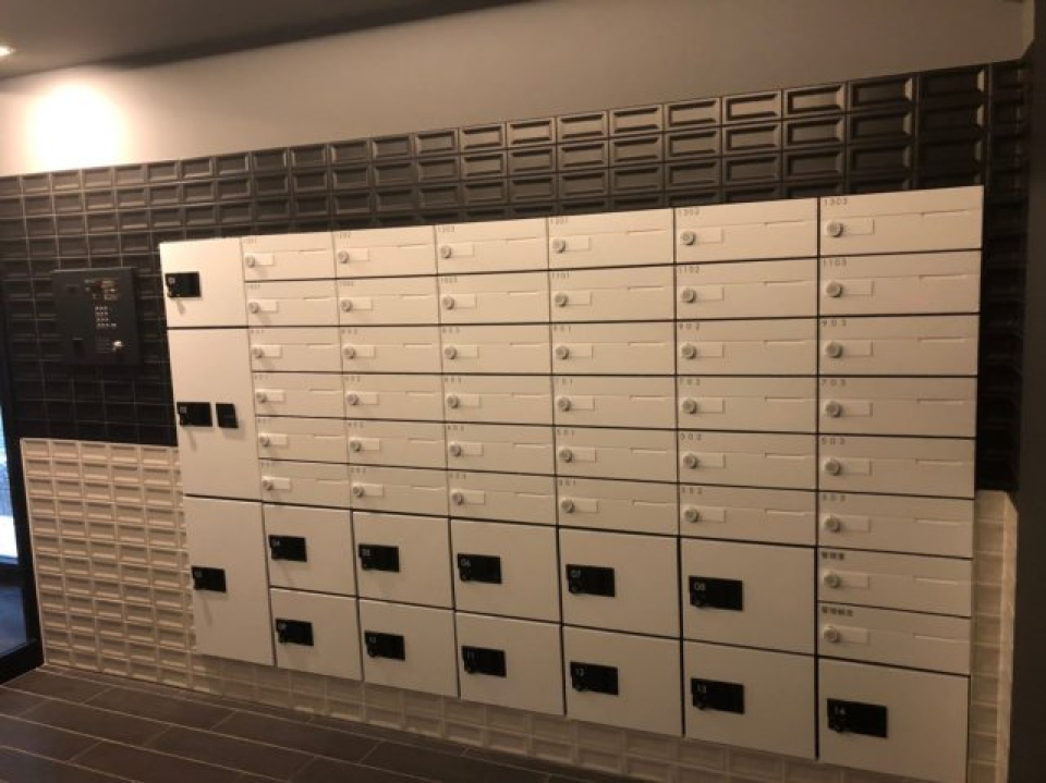 忙しい人に嬉しい宅配ボックスもあります