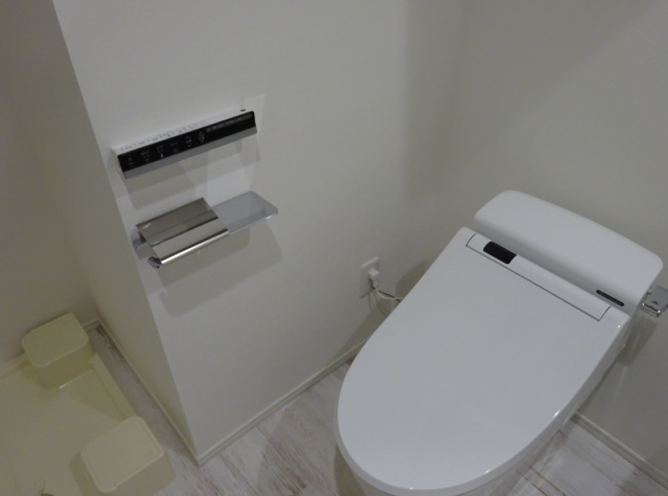 トイレは温水洗浄便座です。