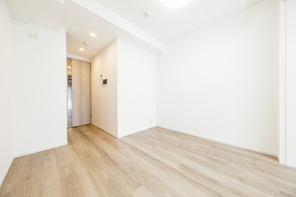 白で統一されスタイリッシュな空間です。※写真は同タイプ住戸です。