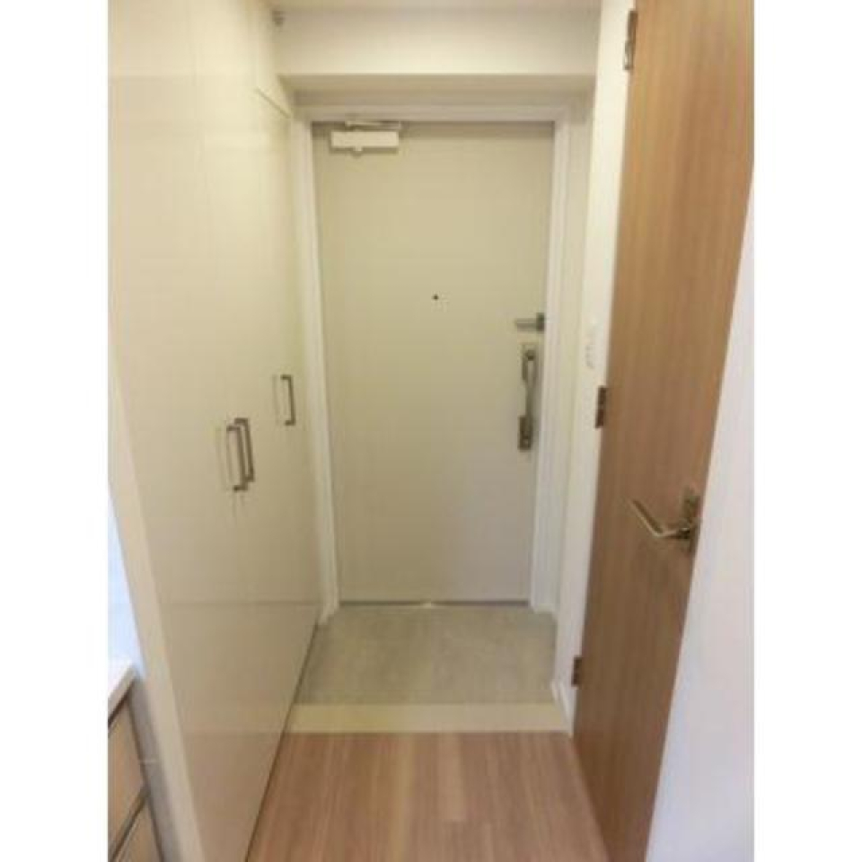 玄関
※写真は同タイプ住戸です。