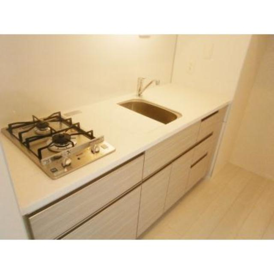 キッチンもお部屋に合うよう、白で統一。※写真は同タイプ住戸です。