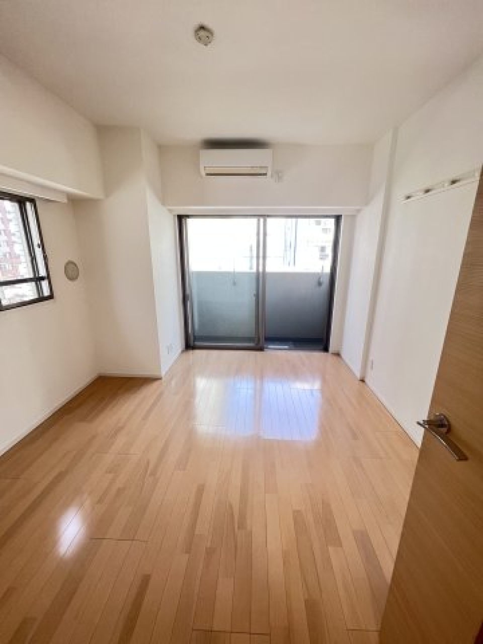 6.8帖の居室です。