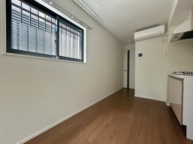 角部屋なのでダイニングキッチンの西側にも窓があります。