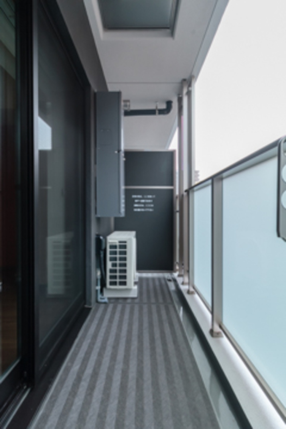 南向きのバルコニー。自然光を取り入れやすそうです。※写真は同タイプ住戸です。