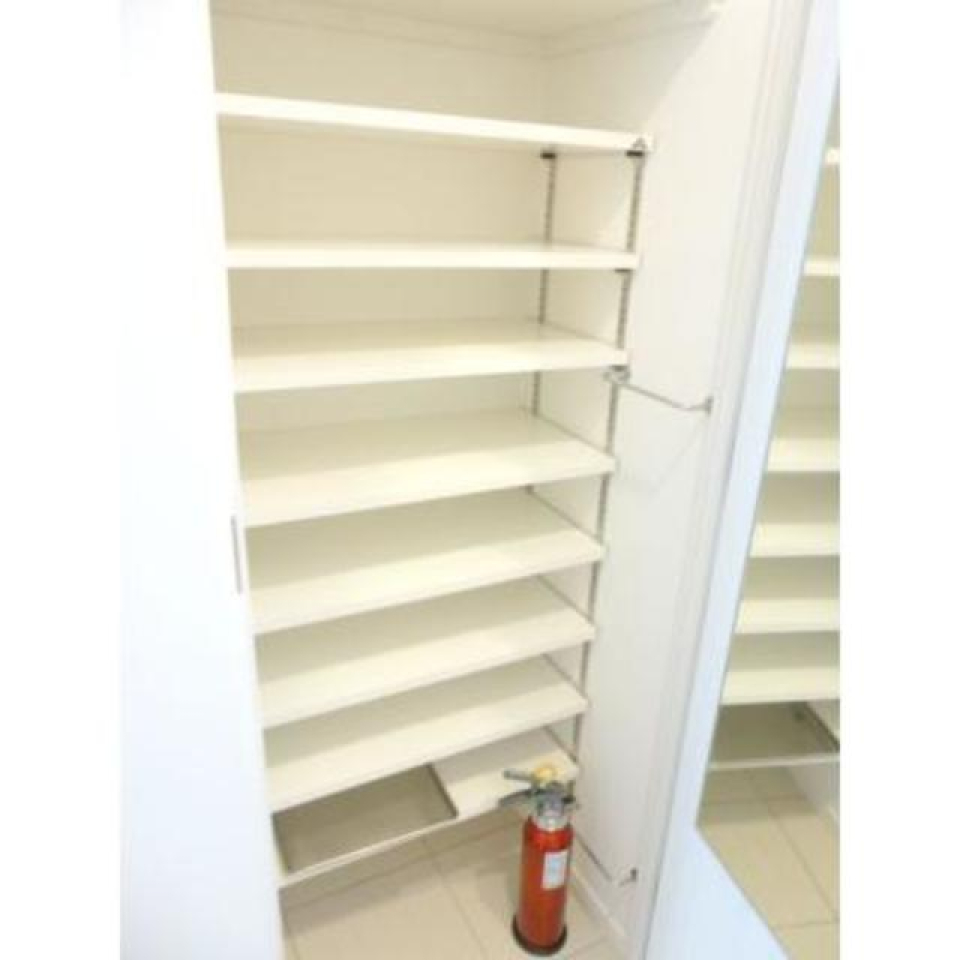 シューズボックス
※写真は同タイプ住戸です。