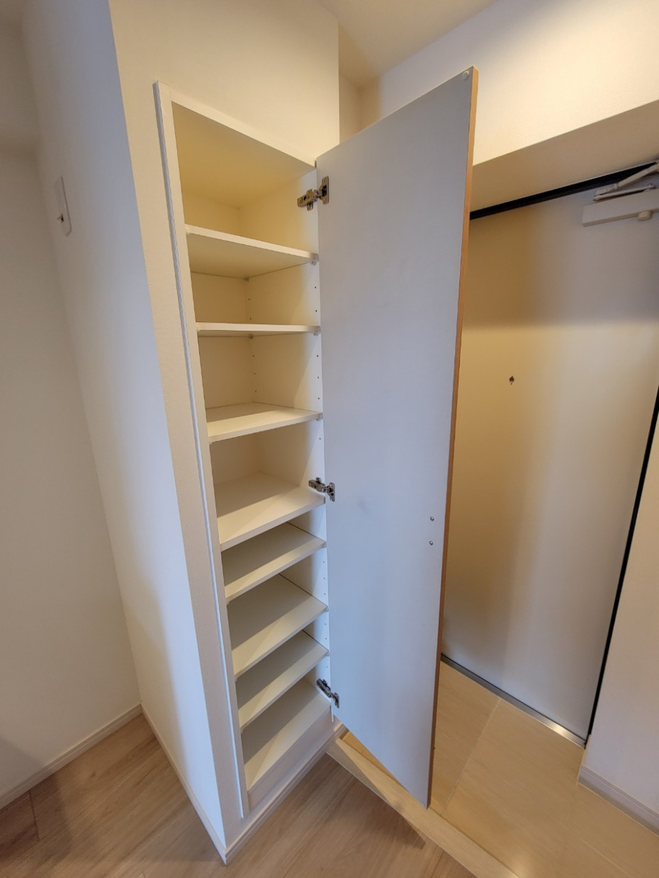 玄関・下足入れ