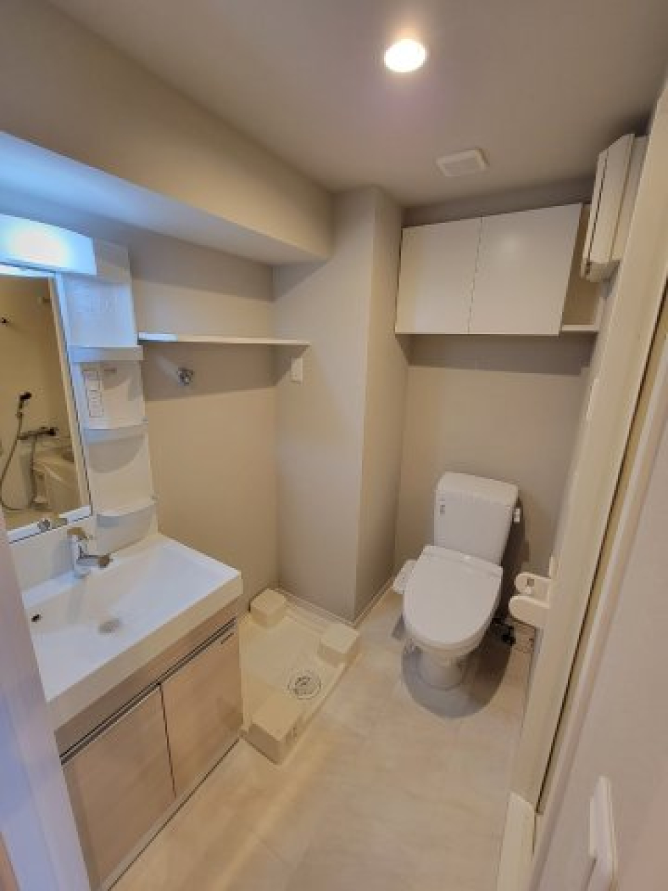 洗面台・室内洗濯機置き場・トイレ