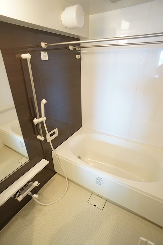 浴室には便利な浴室乾燥付き