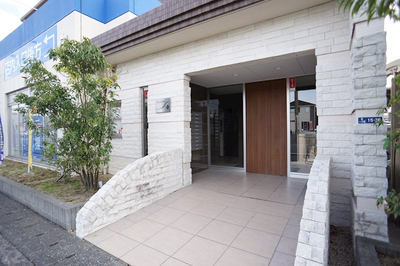 エントランス外観