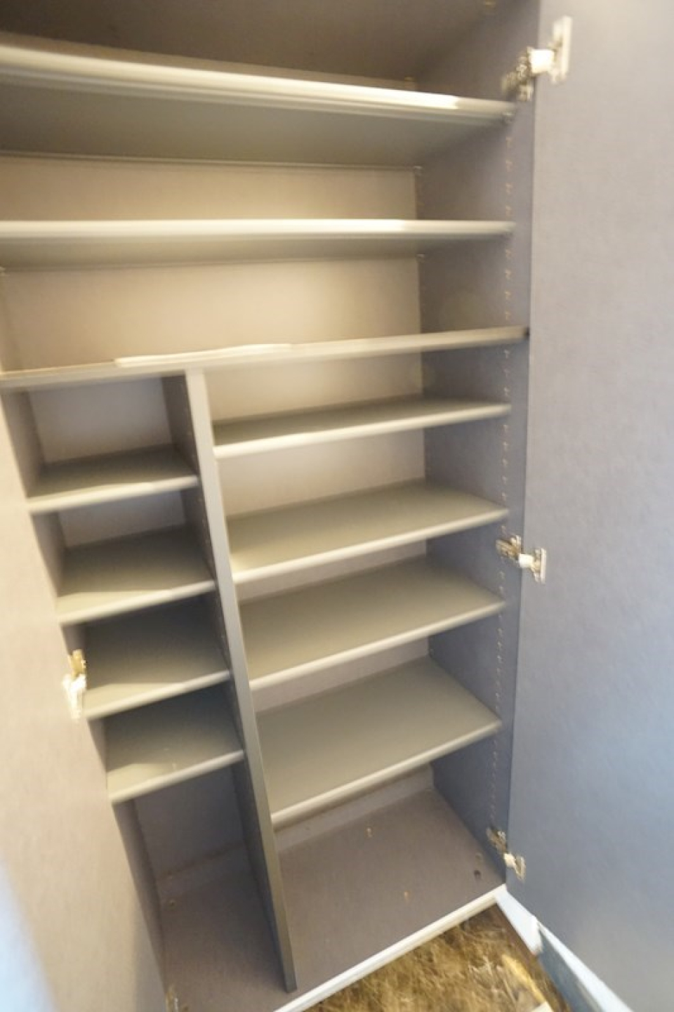 玄関を入って左手がシューズボックス