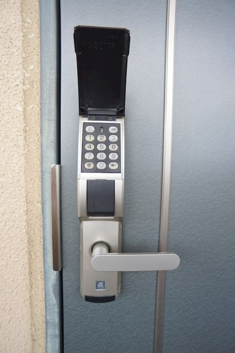 施錠はデジタルロック