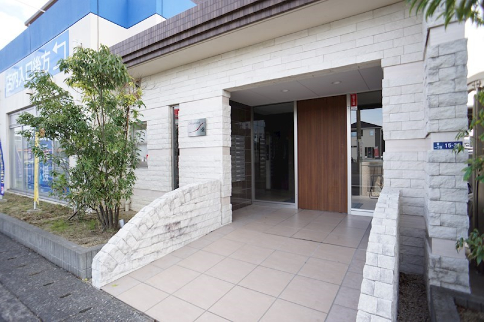 エントランス外観