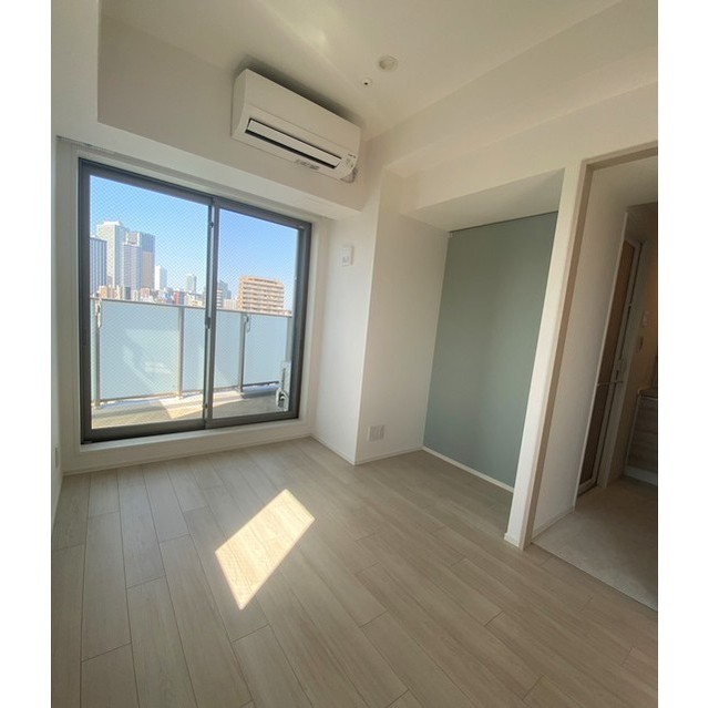 アクセントウォールはくすみカラーで、お部屋全体を邪魔しないオシャレな色合いになっています。
2024.3.16撮影