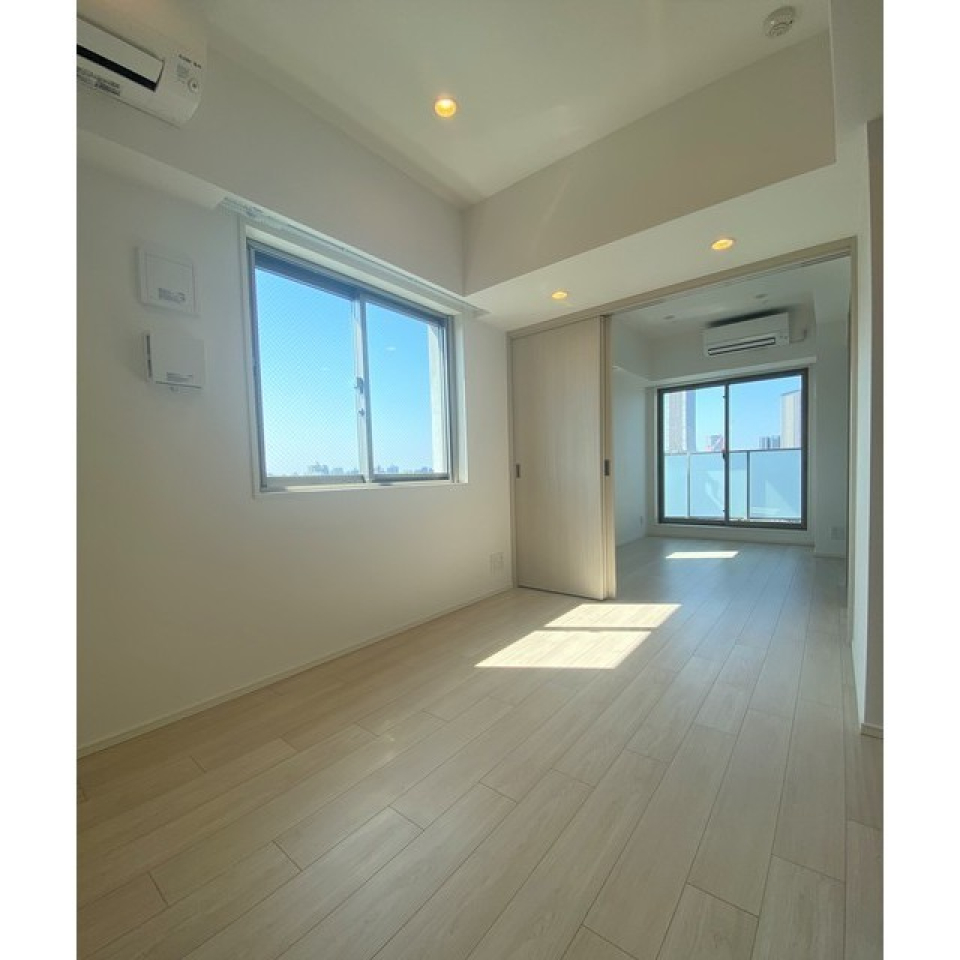 2024年3月に完成した新築のお部屋。内装は、暖かみのある色合いのお部屋になっています。
2024.3.16撮影