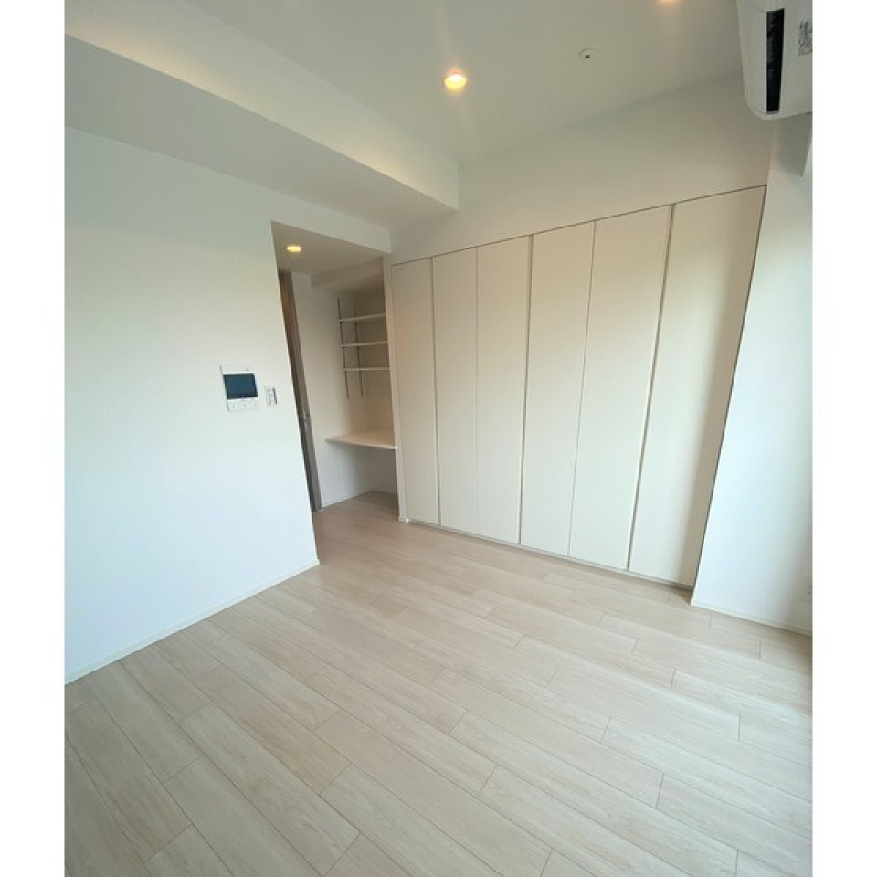 8.2帖のお部屋。南東向きのお部屋で、比較的夏は涼しく冬は暖かく過ごせるのが特徴です。
2024.03.16撮影