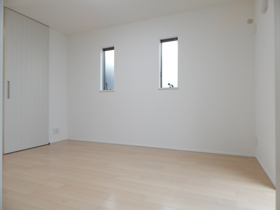 北向きに小さな窓があります。風通しが良さそうです。