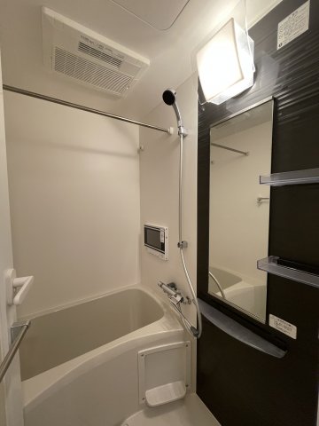 浴室
※他号室参考写真