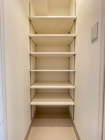 シューズボックス