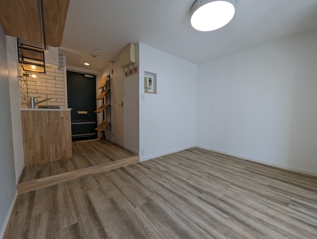 お待ちかねのお部屋はナチュラルな感じ