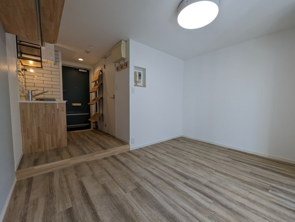 お待ちかねのお部屋はナチュラルな感じ