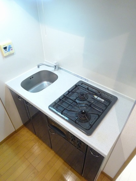 2口のガスコンロ付きです。