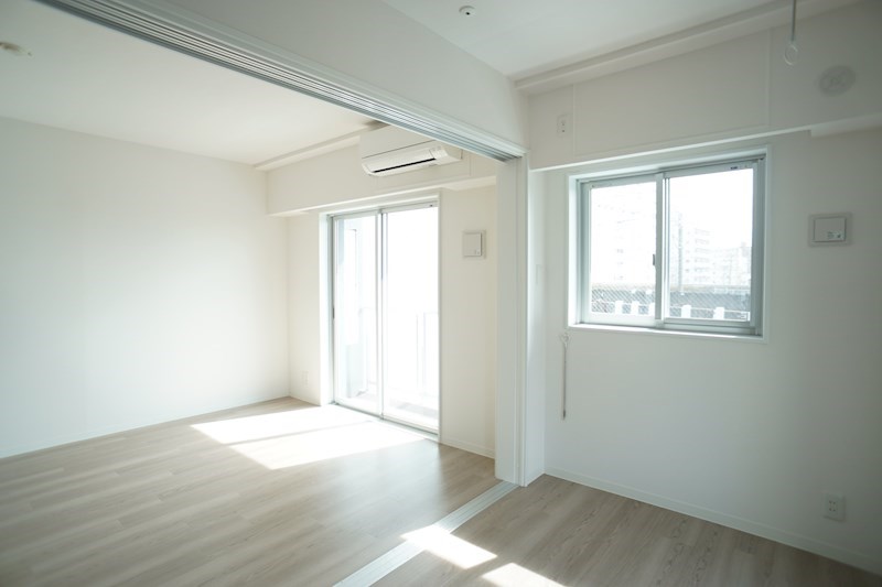 お部屋は東向きです。