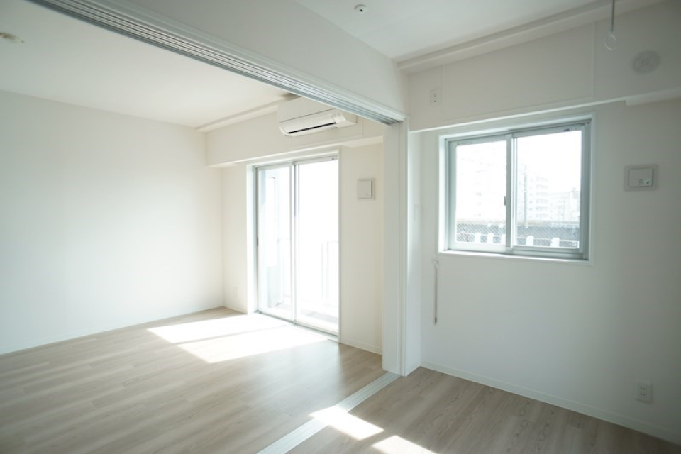 お部屋は東向きです。