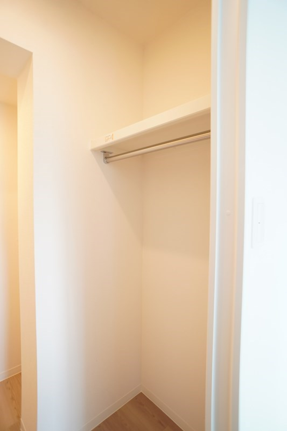 写真の左奥にもスペースがあります。