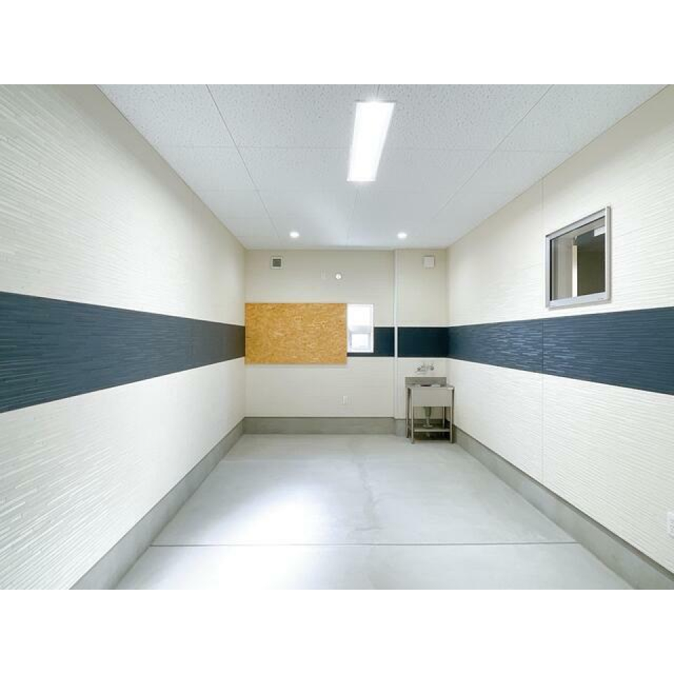 青のパターンが可愛いガレージ