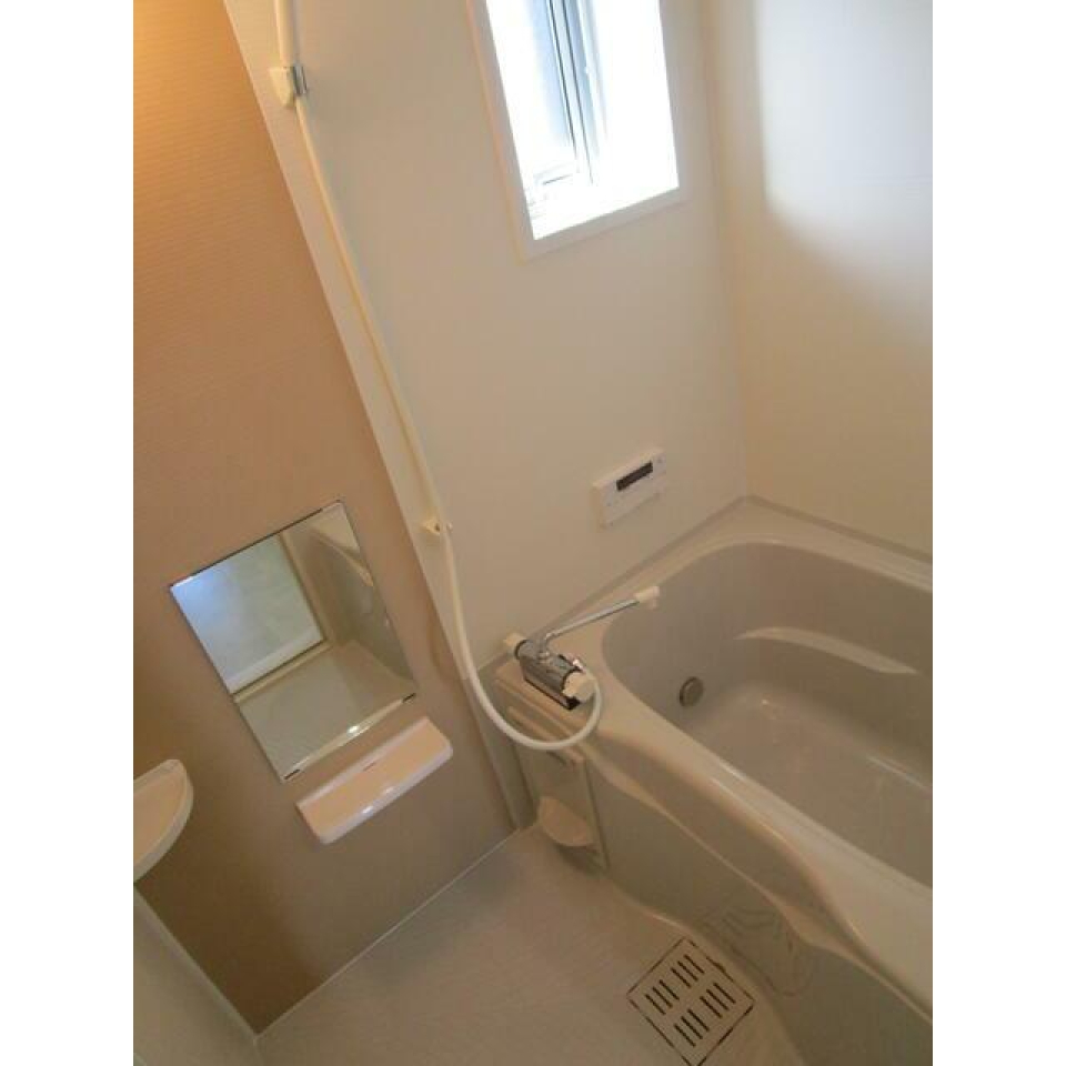 ひろびろとした浴室