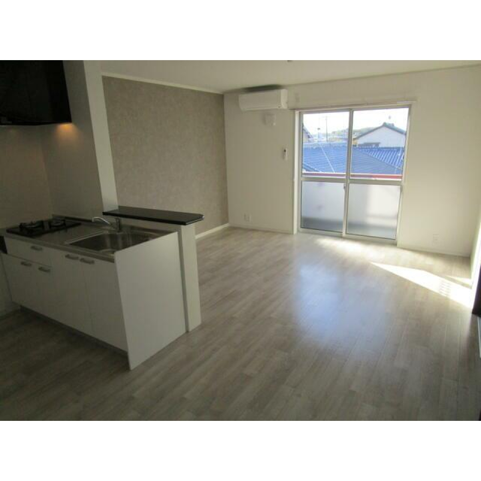 日当たりのいいLDK　13.5帖