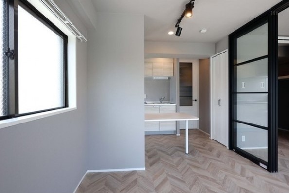 テーブルが付いているので、食卓としても調理台としても使うことができます。