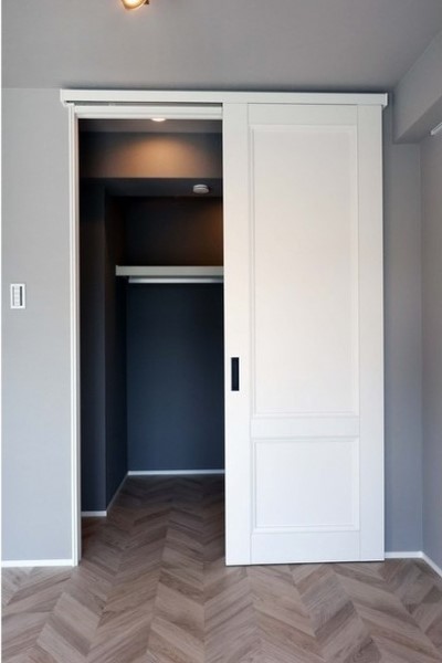 WICは奥行きがあり、大きめの荷物も収納できます。