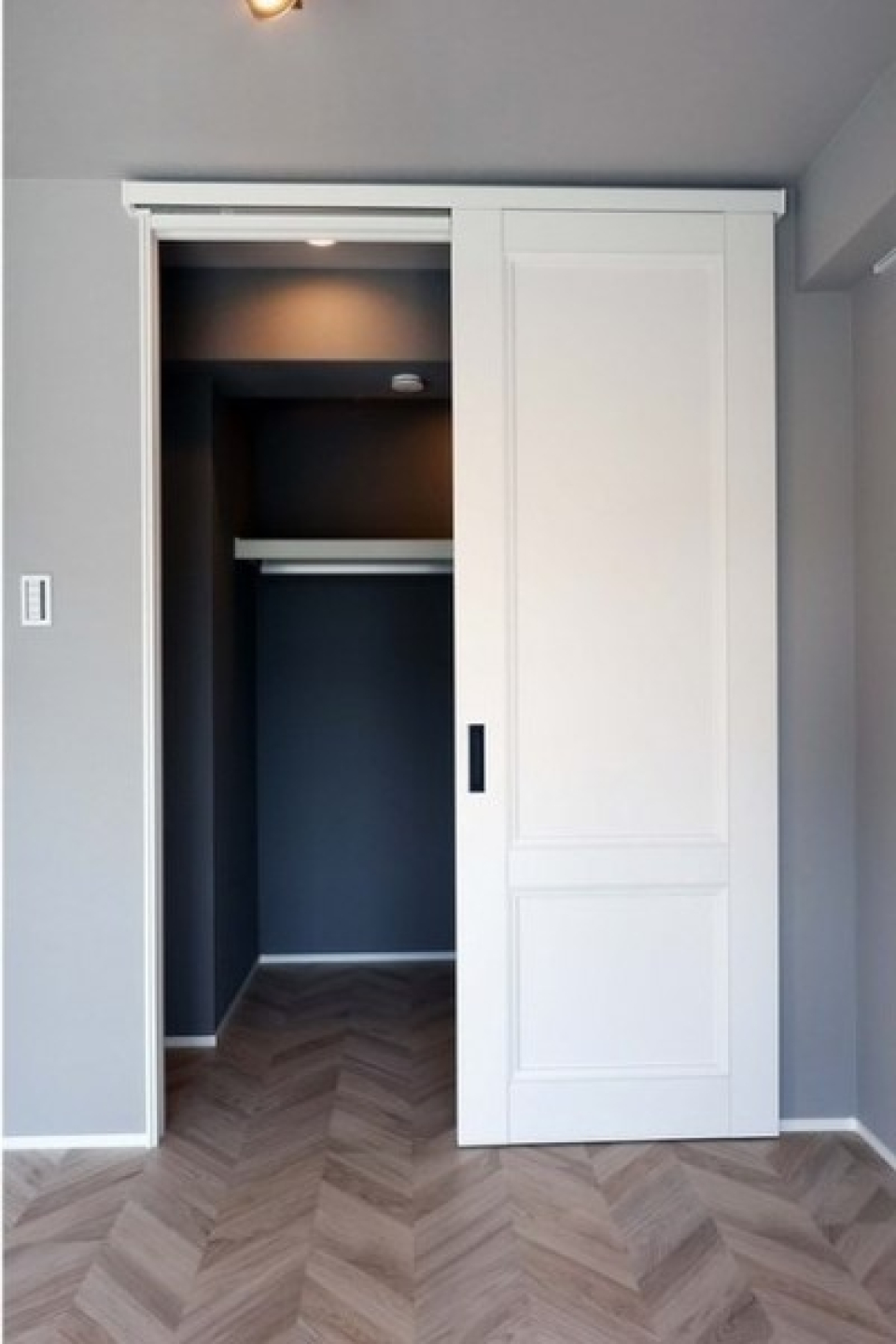 WICは奥行きがあり、大きめの荷物も収納できます。