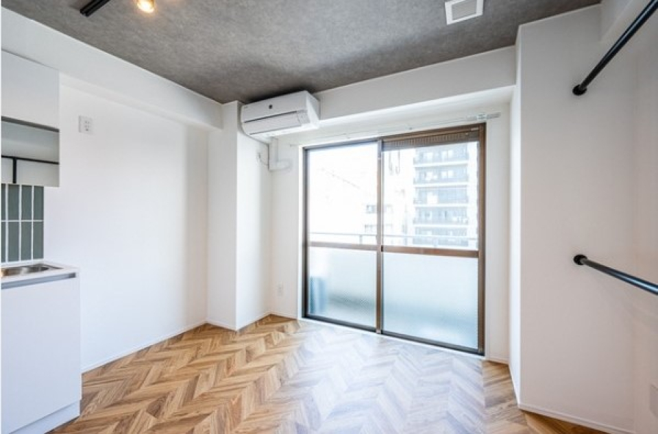 ぬくもり感じるデザインに、モダンな雰囲気が合わさって目を惹かれます。