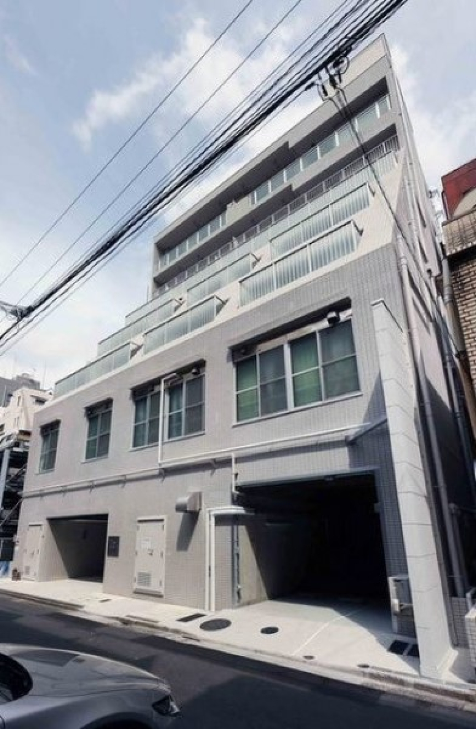 ずっしり構えて存在感のある外観です。