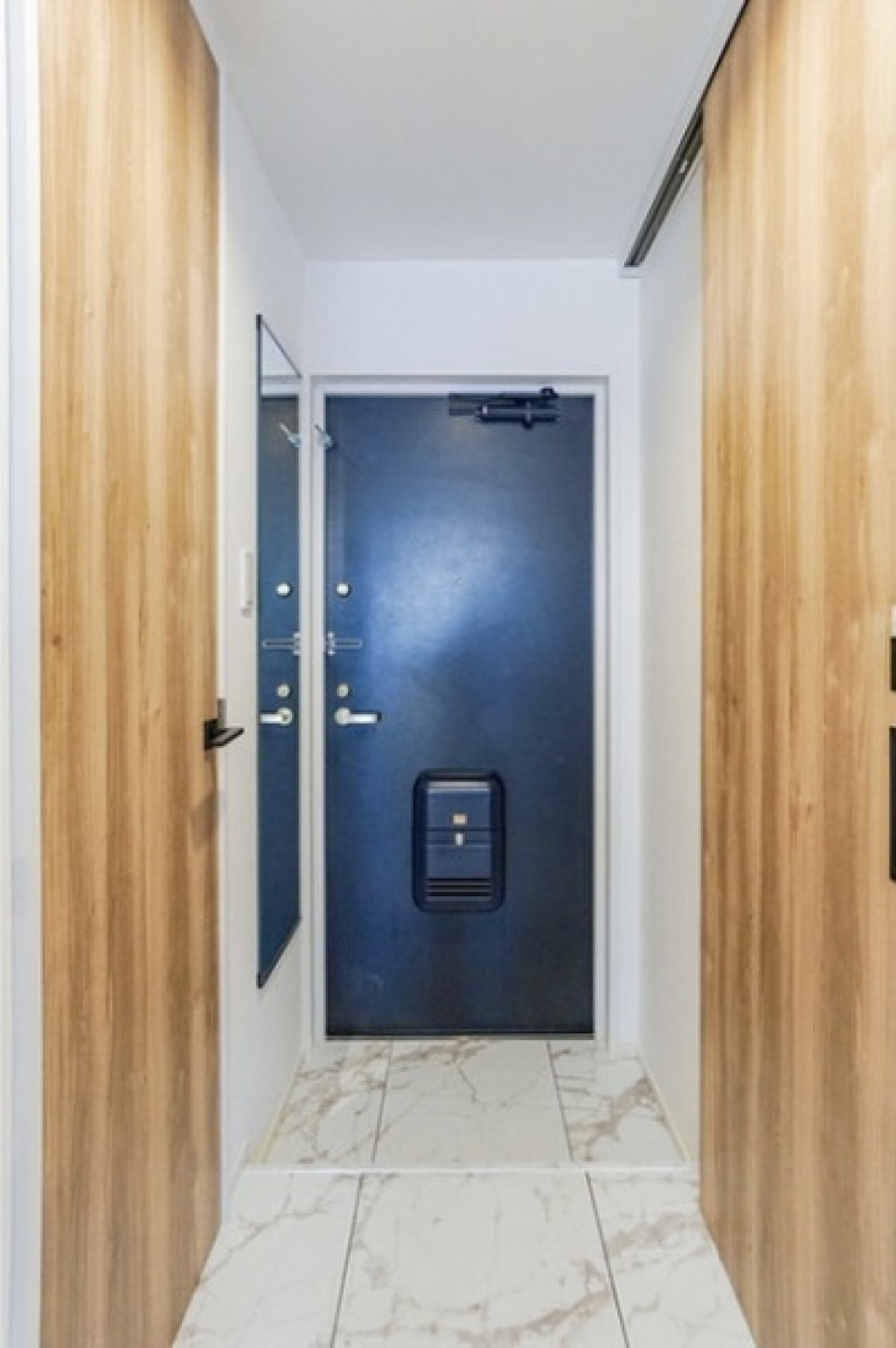 小さめですが、シューズクローゼットがあります。