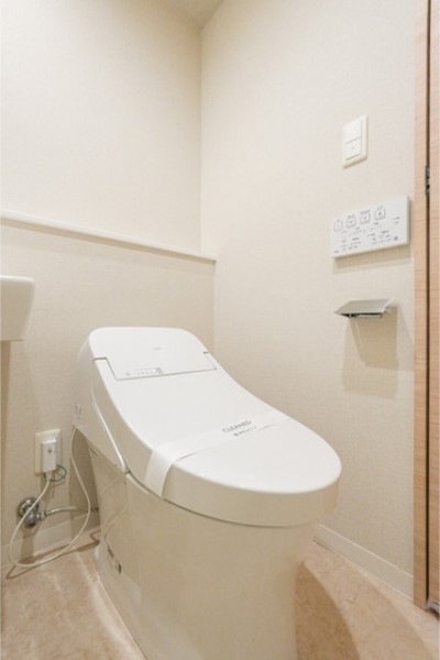 洗面室にトイレも併設です
