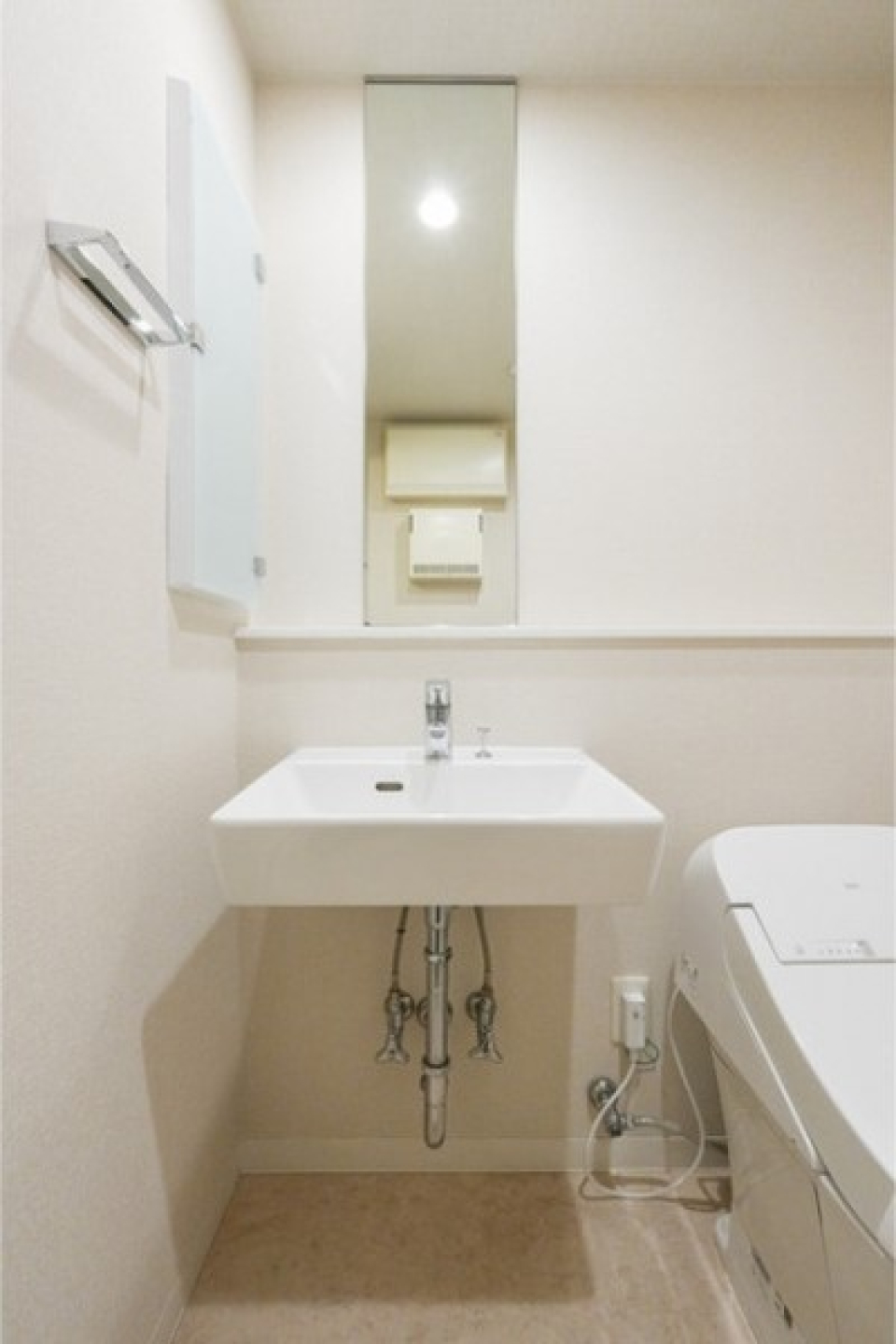 シンプルな洗面化粧台