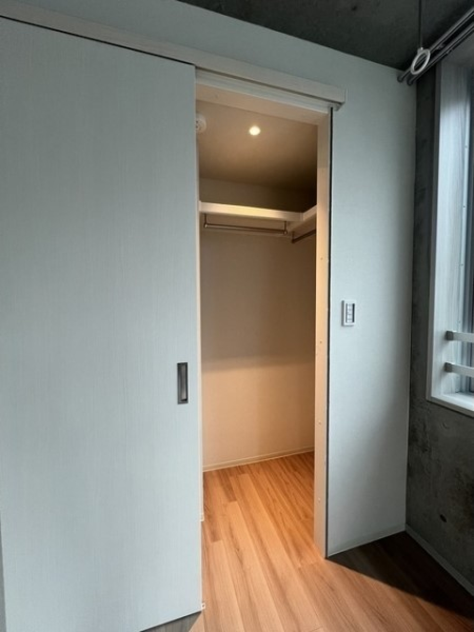 WICがあり、掛けて畳んで整理整頓できそうです。