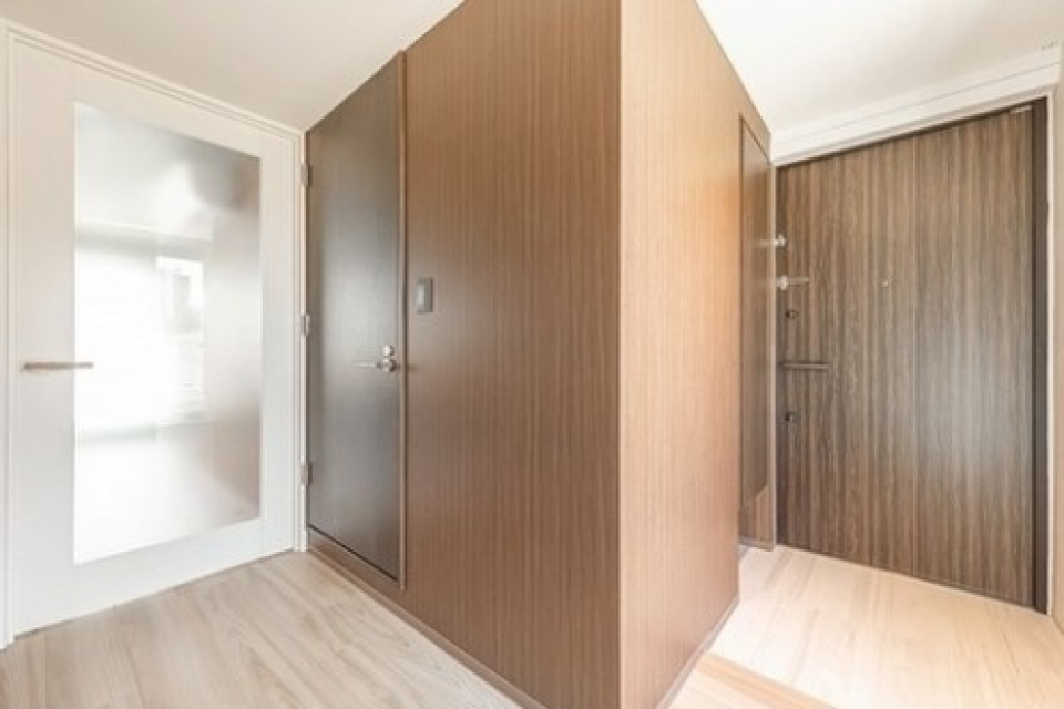 木の箱に入ると…