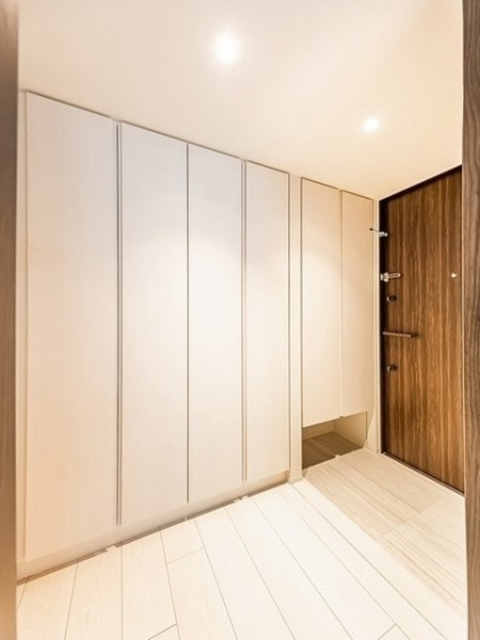 玄関収納が充実しています